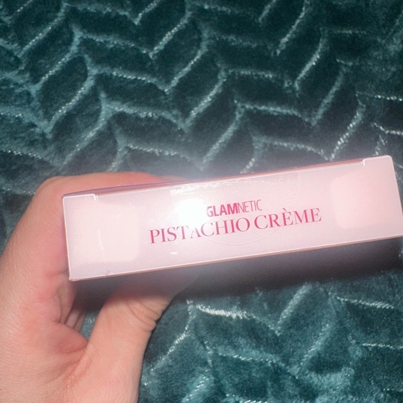 Glamnetic Pistachio Crème nails - Picture 5 of 6